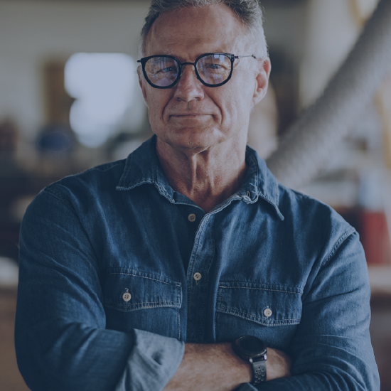 Un fournisseur de systèmes ETS Steffes se prépare à installer un système de chauffage chez un client.